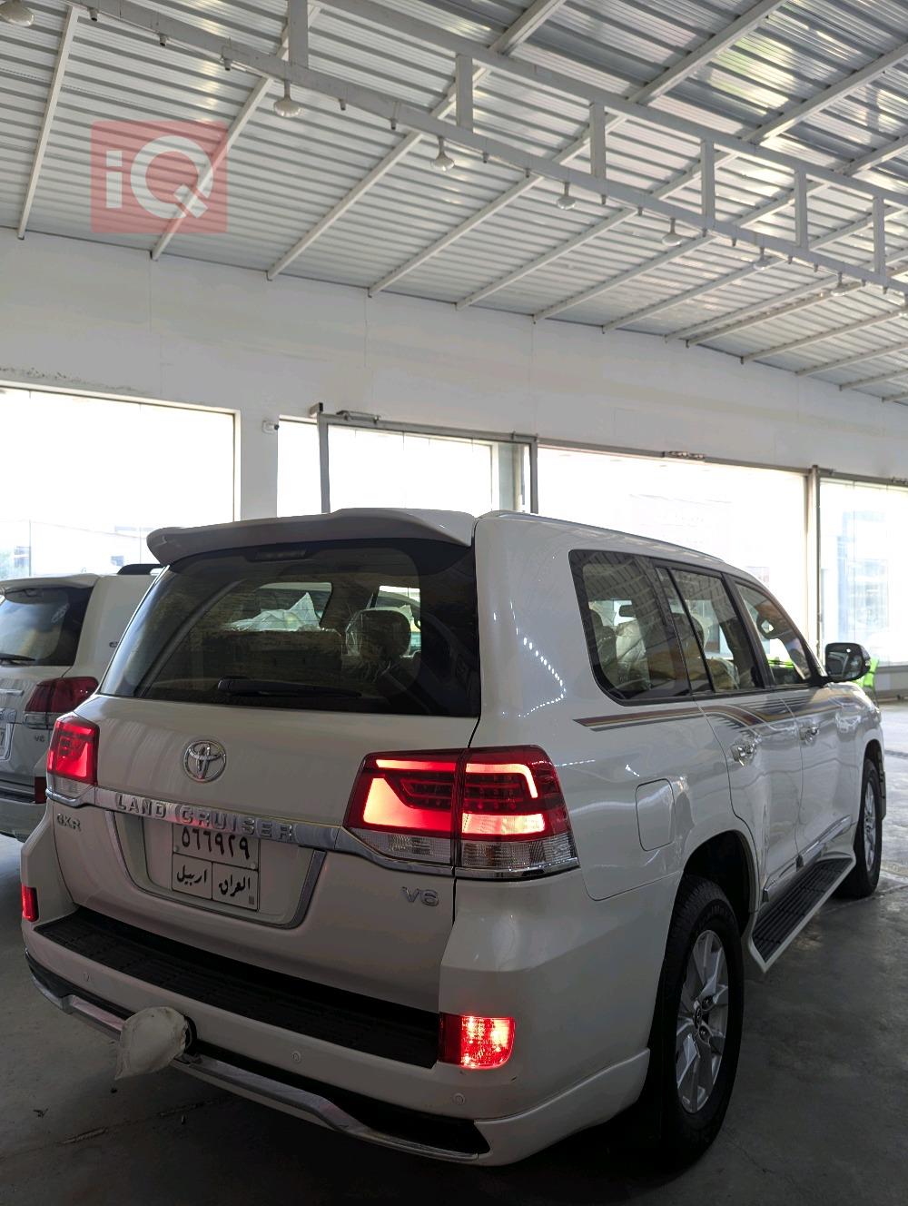 Toyota Land Cruiser